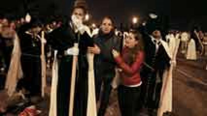 Telediario 1 - Ocho detenidos y varios heridos en incidentes en la Madrugá sevillana