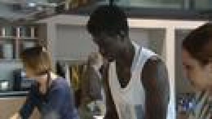 L'Informatiu - La gastronomia: una eina per integrar els immigrants