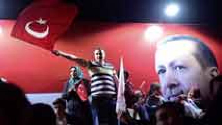 Erdogan gana el referéndum sobre la reforma constitucional
