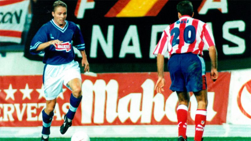 El Atlético ya sabe lo que es eliminar al Leicester en competición europea. Sucedió en 1997, cuando los rojiblancos se cruzaron con el equipo inglés en la copa de la UEFA. Lo recuerdan sus protagonistas en TVE.