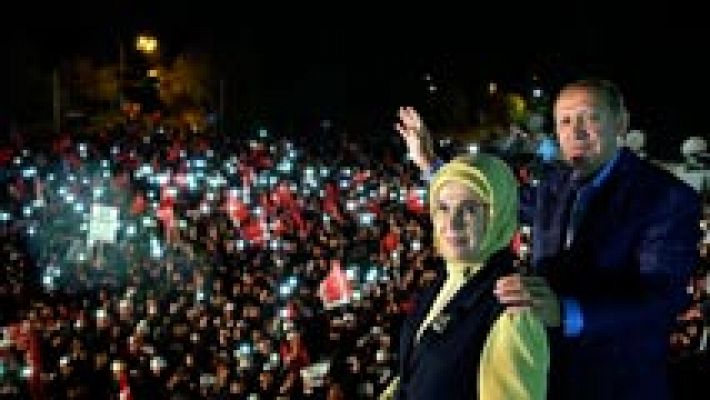 Telediario 1 - Erdogan gana el referéndum en Turquía