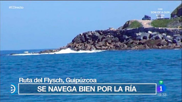 Navegamos por la ría del Flysch, en Guipúzcoa