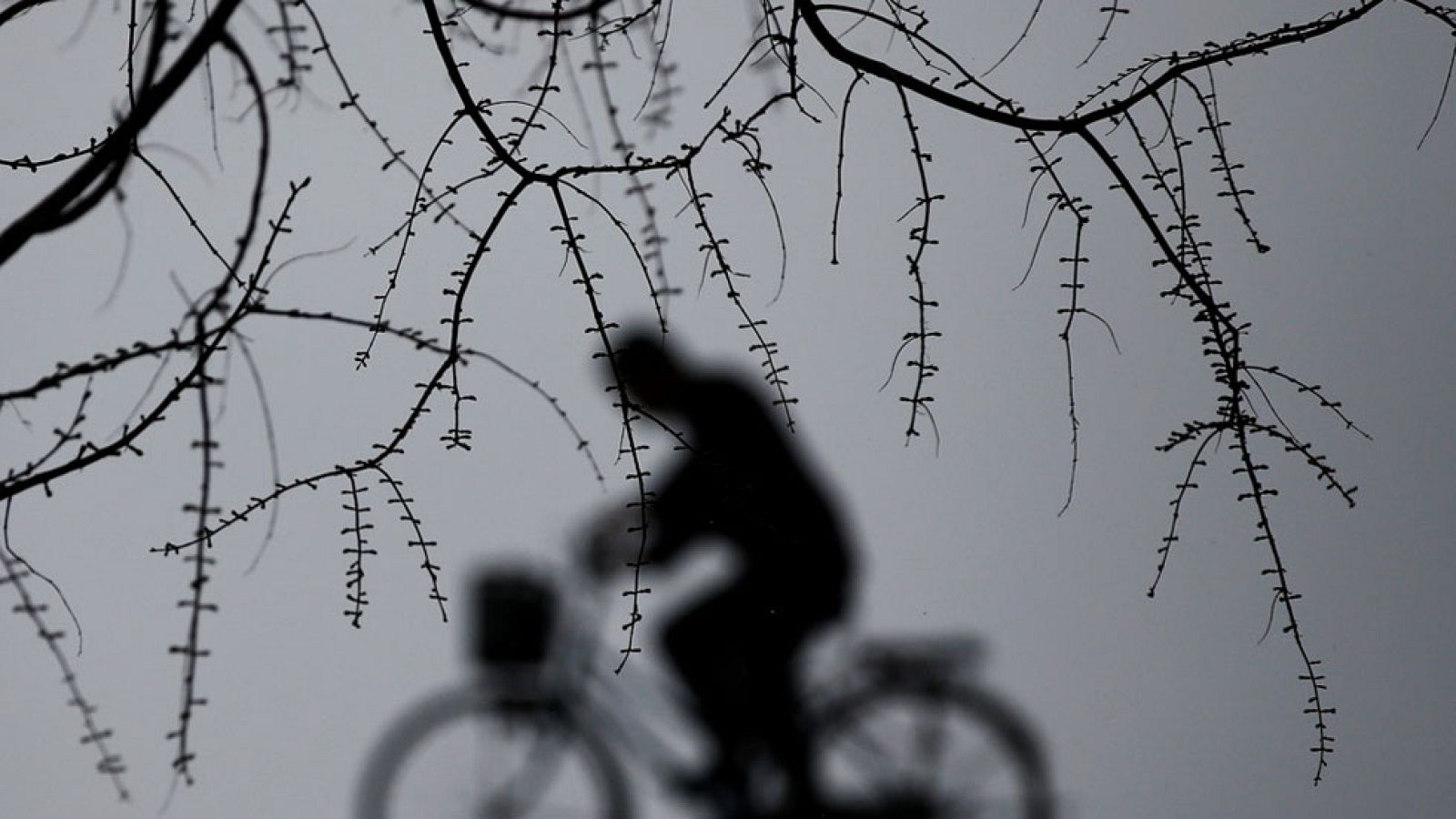 Cielos nubosos en la mitad norte peninsular, con tres provincias en riesgo por viento y olas