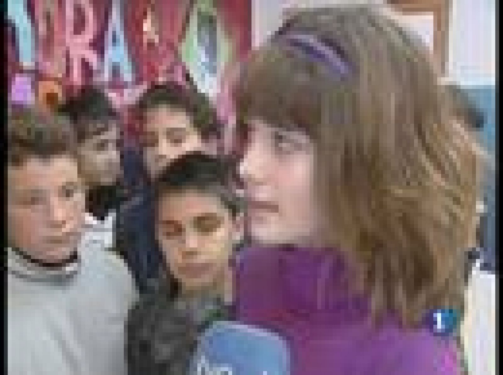 Nerea Camacho, mejor actriz revelación por la película "Camino", ha vuelto a su colegio de un pueblo de Almería.