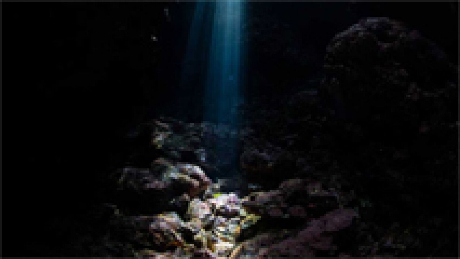 A casi 500 kilómetros de la costa de El Hierro, investigadores españoles y británicos han encontrado el que puede ser el mayor yacimiento de Telurio del mundo. Un metal escaso y muy cotizado, necesario para fabricar, por ejemplo, placas solares. El y