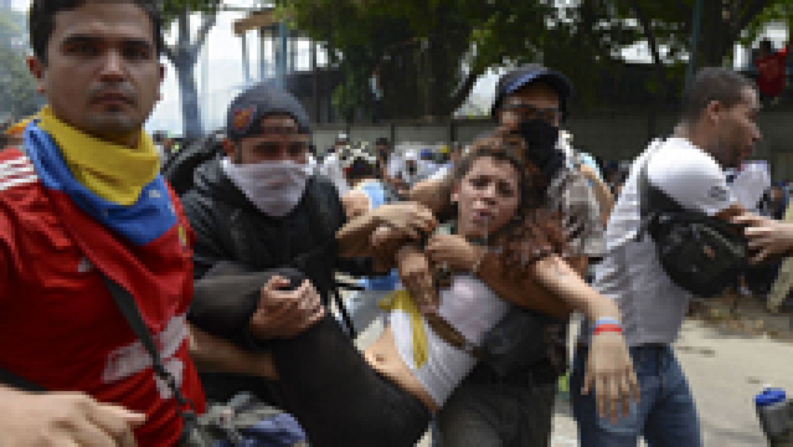 Telediario 1: La oposición antichavista toma las calles de Caracas en manifestaciones multitudinarias contra Maduro | RTVE Play