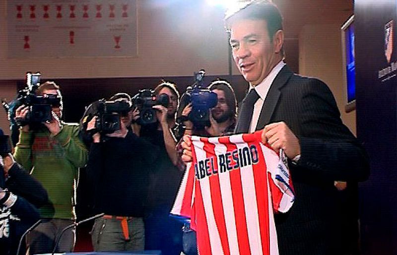 Abel Resino se ha convertido en el nuevo entrenador del Atlético de Madrid, como sustituto del mexicano Javier Aguirre 