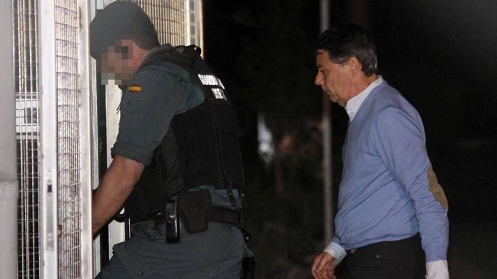 Informativo 24h - Ignacio González pasa la noche en el calabozo de Tres Cantos tras el registro de su despacho