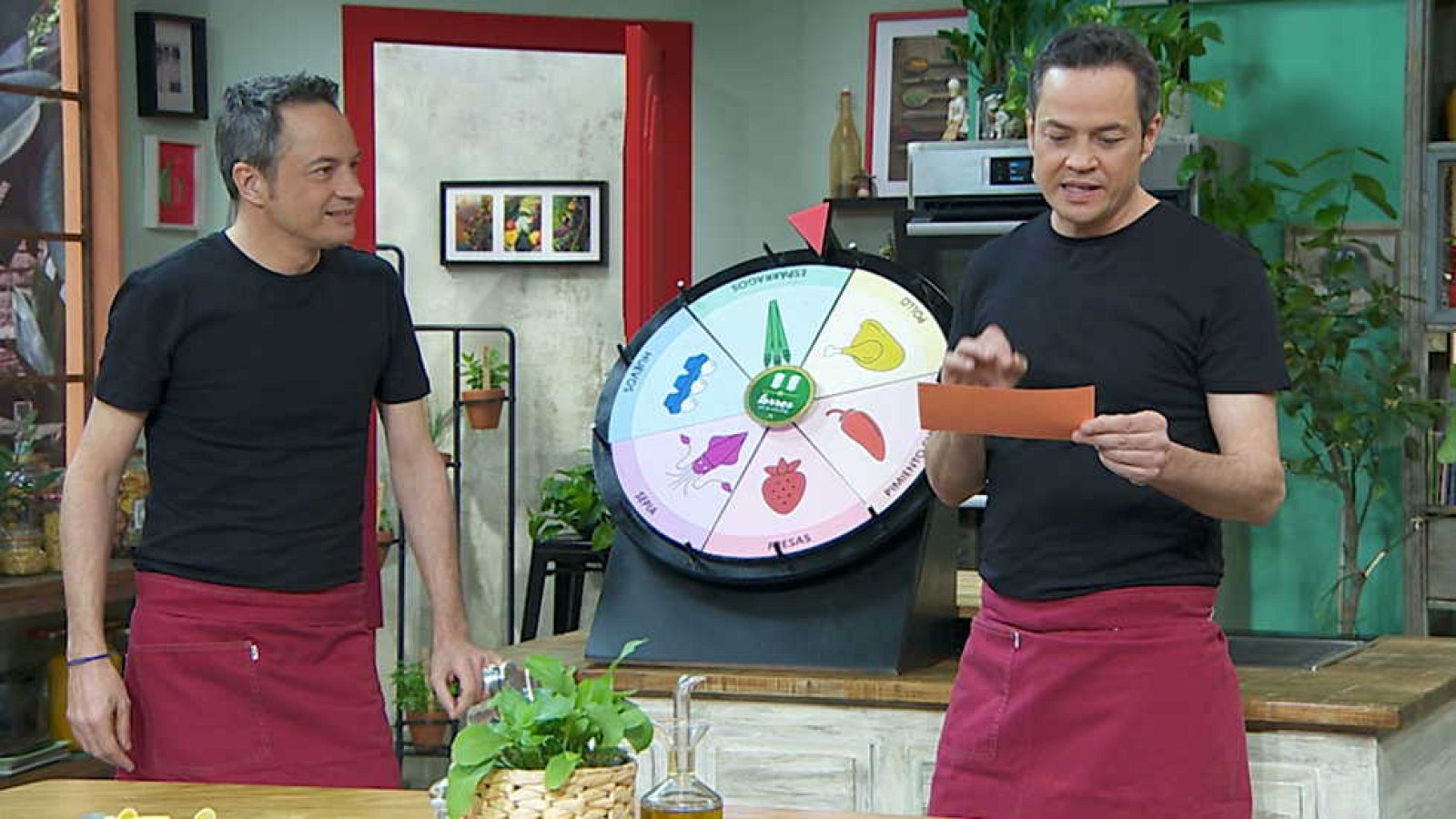 Torres en la cocina - Pasta con chopitos y bonito con pimientos - ver ahora