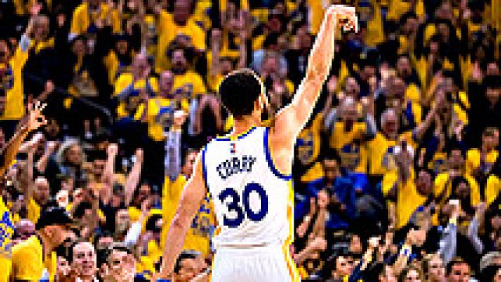 Curry amplía la ventaja de los Warriors en la serie final