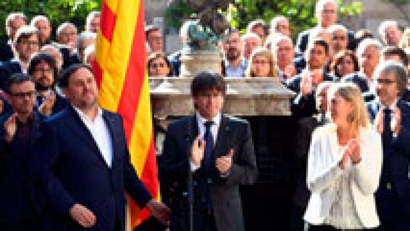 El Govern de Cataluña escenifica su compromiso con el referéndum