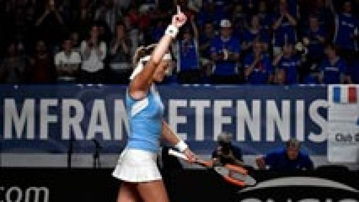  - Mladenovic vence a Silvia Soler y adelanta a Francia (1-0)