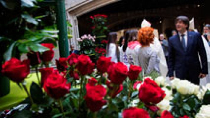 Ambiente festivo para celebrar el día de Sant Jordi