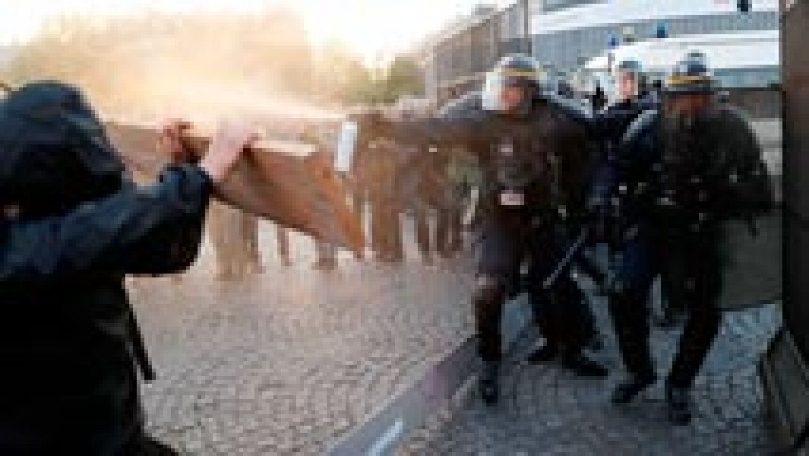 Elecciones en Francia 2017 - Tres detenidos en Francia en protestas contra el resultado de la primera vuelta electoral