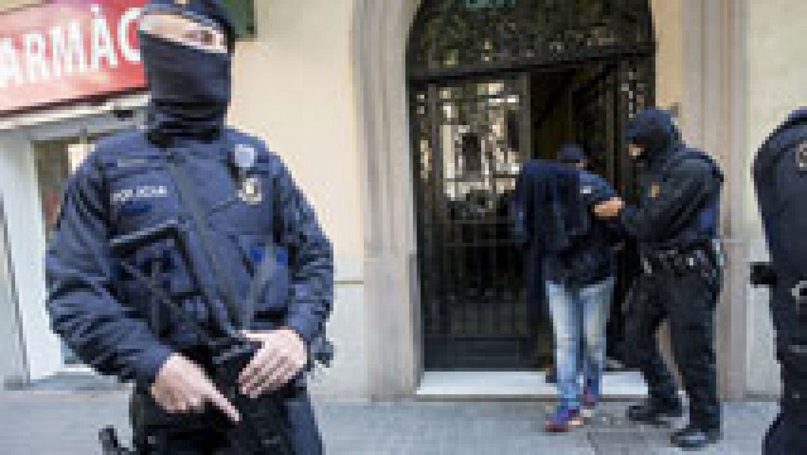 Telediario 1: Los Mossos d'Esquadra detienen a nueve personas en una operación contra el terrorismo yihadista | RTVE Play