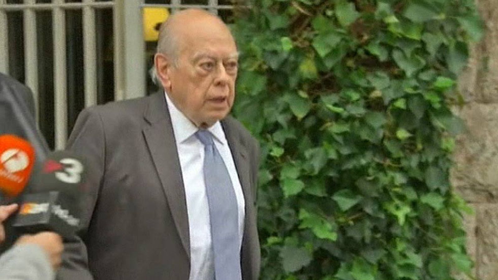 La Policía registra varias viviendas del expresident Pujol en la investigación sobre el patrimonio familiar - Informativo 24h | Ver