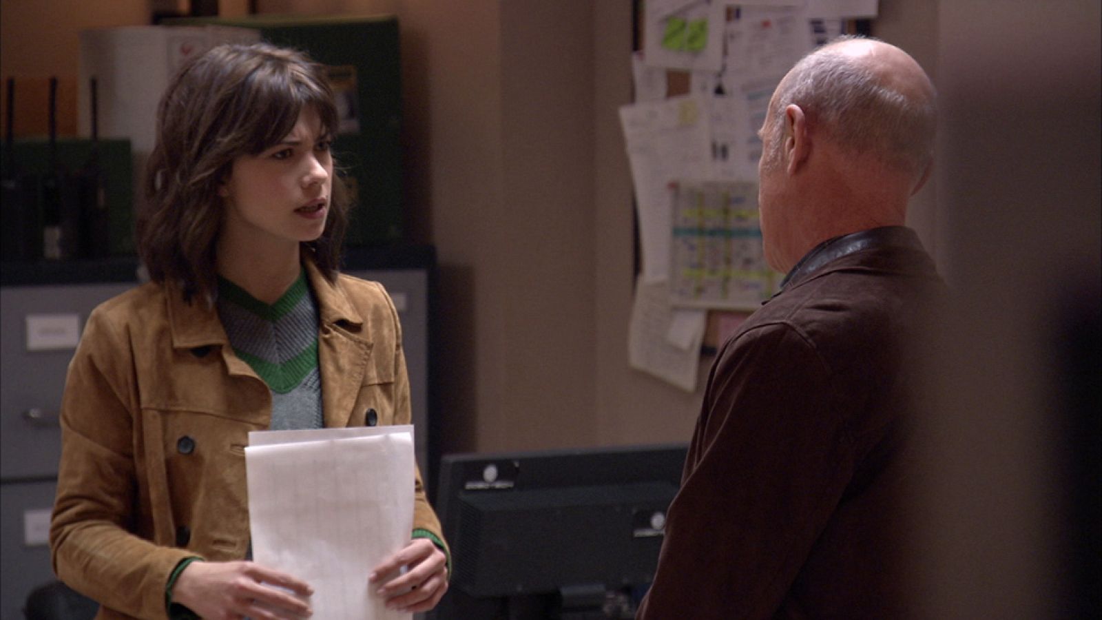 Servir y proteger - Alicia sospecha de Martínez