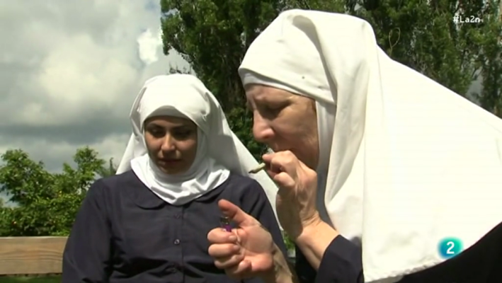 La 2 Noticias - Hermanas del Valle, devotas de 'maría' (de la que se fuma)