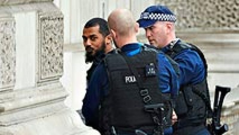 Detenido en el corazón de Londres un hombre con varios cuchillos y sospechoso de terrorismo