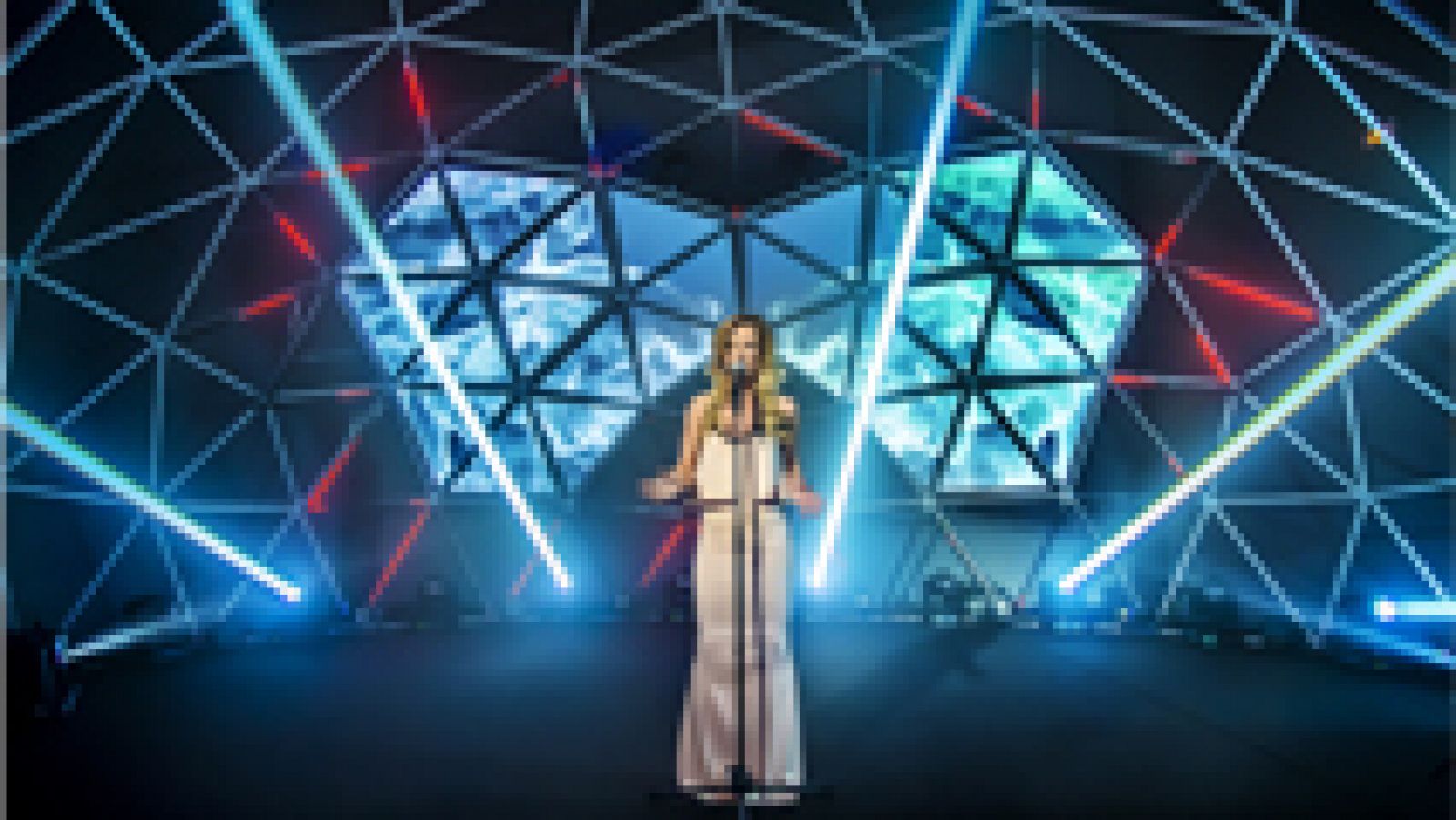 Eurovisión 2017 - Tijana Bogicevic (Serbia) interpreta  en directo "In Too Deep"