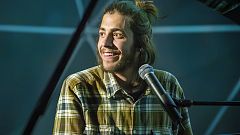 Eurovisión 2017 -  Salvador Sobral (Portugal) interpreta en directo "Amar Pelos Dois"