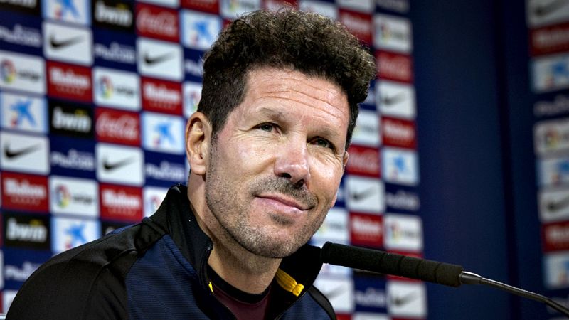 El argentino Diego Simeone, entrenador del Atlético de Madrid, admitió este viernes que estaba "preocupado" con una posible sanción por sus protestas al asistente en el partido del pasado martes ante el Villarreal, pero expuso que "había sido muy res