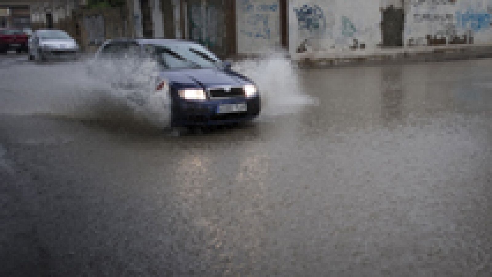 Telediario 1: El temporal de lluvia inunda Huelva con mas de 110 litros por metro cuadrado | RTVE Play