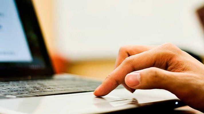 Telediario 1 - La Policía advierte del peligro de la 'ballena azul'