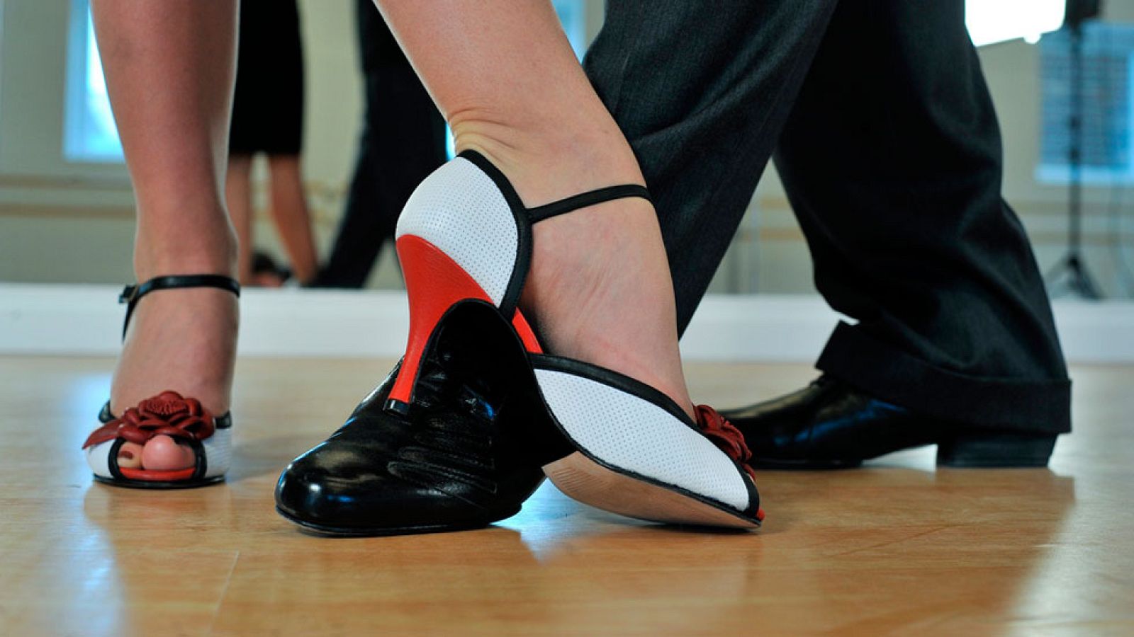 Los bailarines celebran la fiesta de la danza