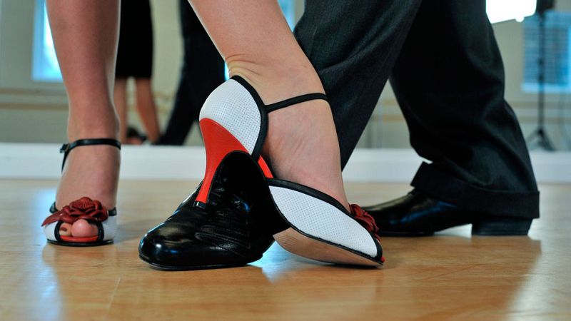 Los bailarines celebran la fiesta de la danza