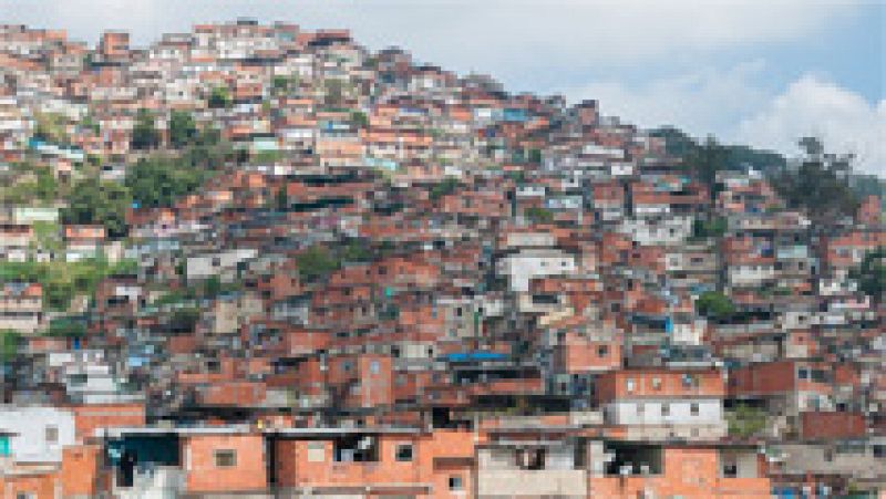 La vida sin agua en el barrio de Petare, el 'Bronx' de Caracas