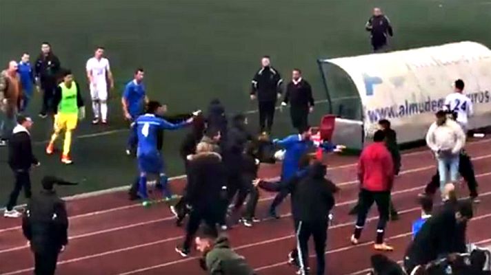 Telediario 1 - Otro domingo de violencia en el fútbol, esta vez en Alcalá