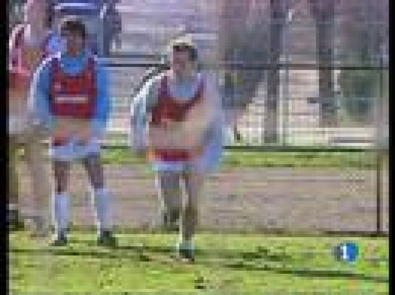 Emilio Butragueño era un joven de piernas flacuchas que saltó al campo un día como hoy hace veinticinco años a jugar un partido con los ídolos que coleccionaba en cromos. 