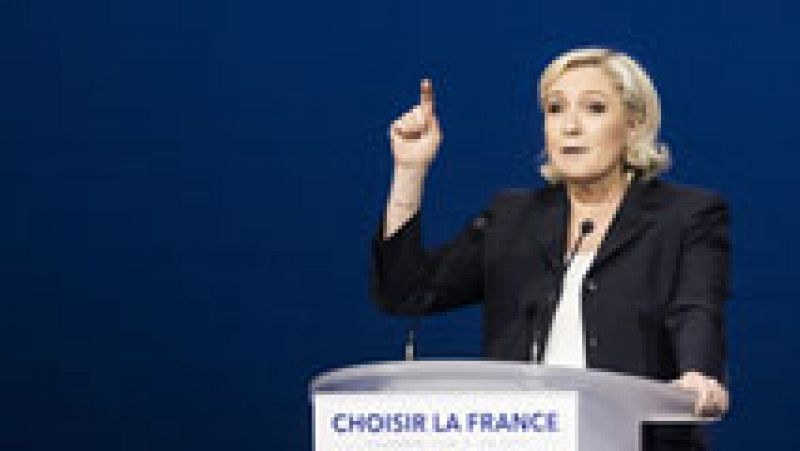 Marine Le Pen da un mítin en el que pronuncia fragmentos enteros de un discurso del candidato conservador François Fillon