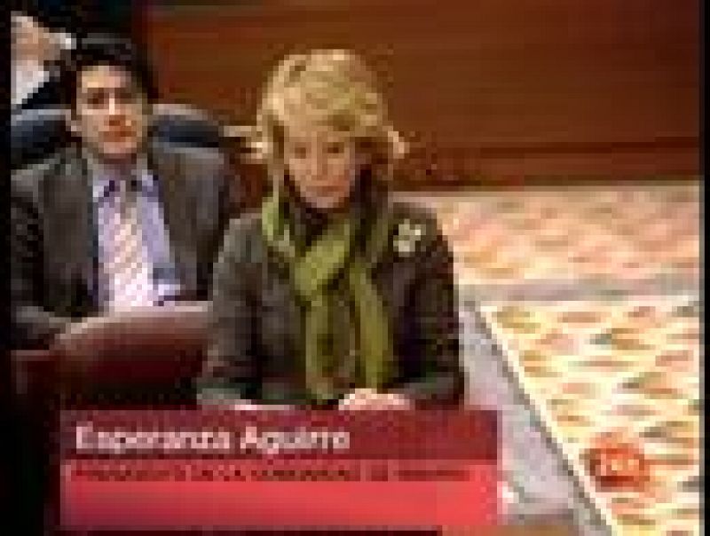 Aguirre arremete contra el PSOE recordando las escuchas ilegales del CESID.