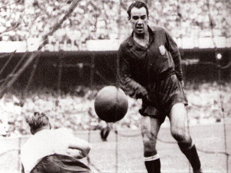 En aquellas míticas retransmisiones la voz de la selección era la de Matías Prats, quien locutó en directo el gol de Zarra que le daba la victoria a España ante Inglaterra.