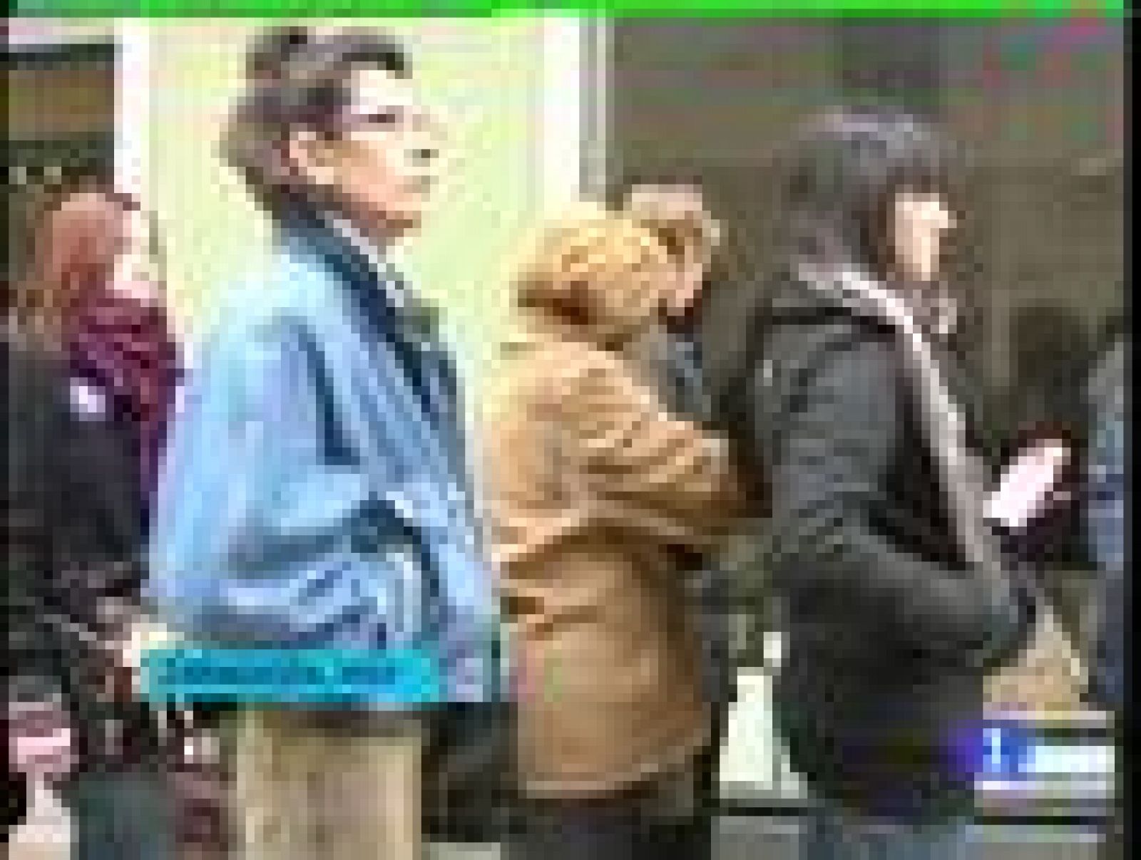 Con el aumento del paro mujeres que antes no se habían planteado la posibilidad de trabajar buscan ahora un empleo | Ver