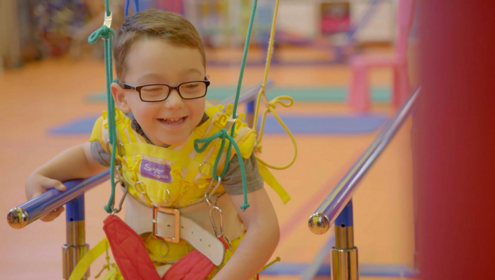 El árbol de los deseos - Andrea pide al árbol una silla de ruedas para su primo