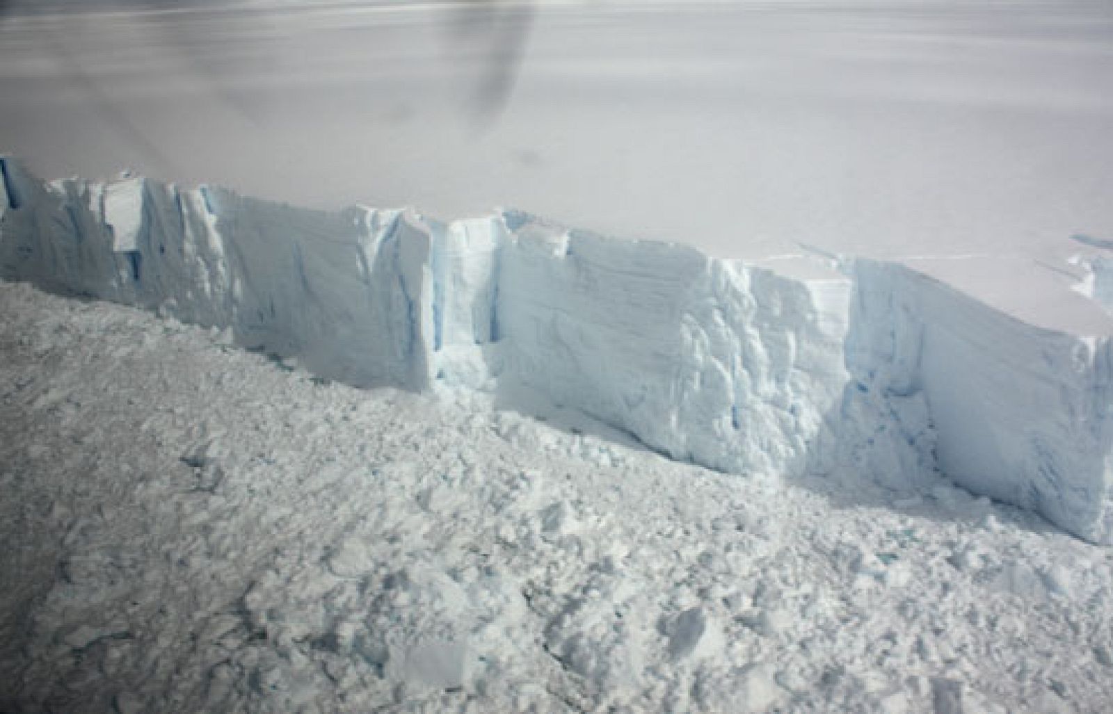 Los investigadores españoles que viajan en el buque Hespérides llegan a la Antártida - Ciencia y tecnología en Rtve.es | Ver