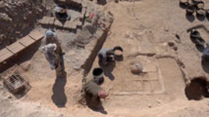 Telediario 1 - Arqueólogos españoles descubren en Luxor un jardín funerario de hace casi 4.000 años