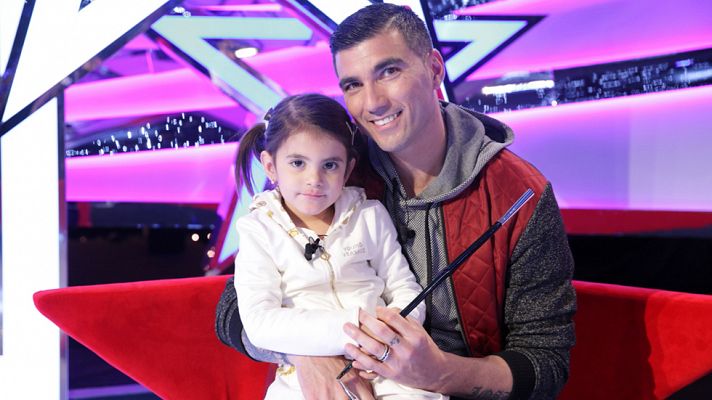 Jugando con las estrellas - Reyes, orgulloso de su culo