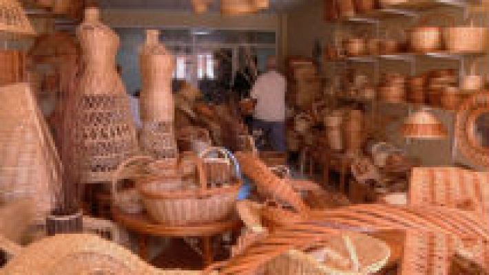 Aquí la Tierra - Manos expertas en mimbre