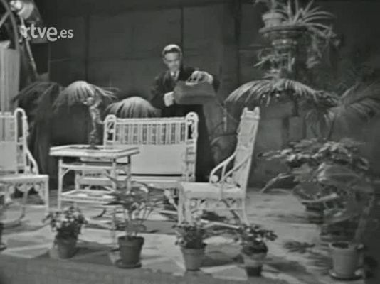 Teatre a l'Arxiu - Massa temps sense piano