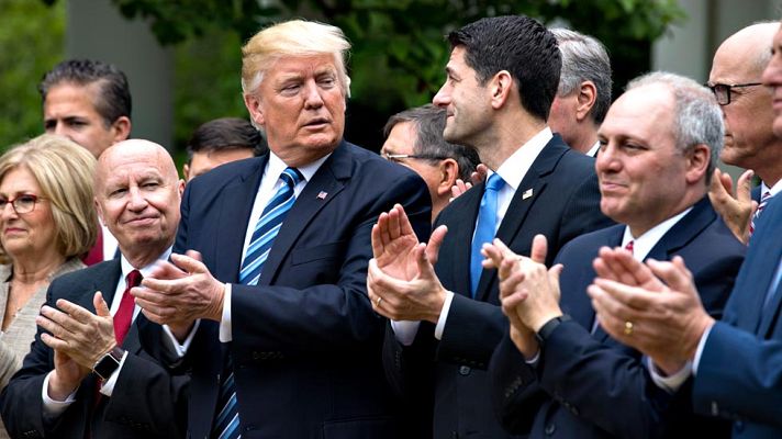 Telediario 1 - Primer paso legislativo para derogar el 'Obamacare' en Estados Unidos