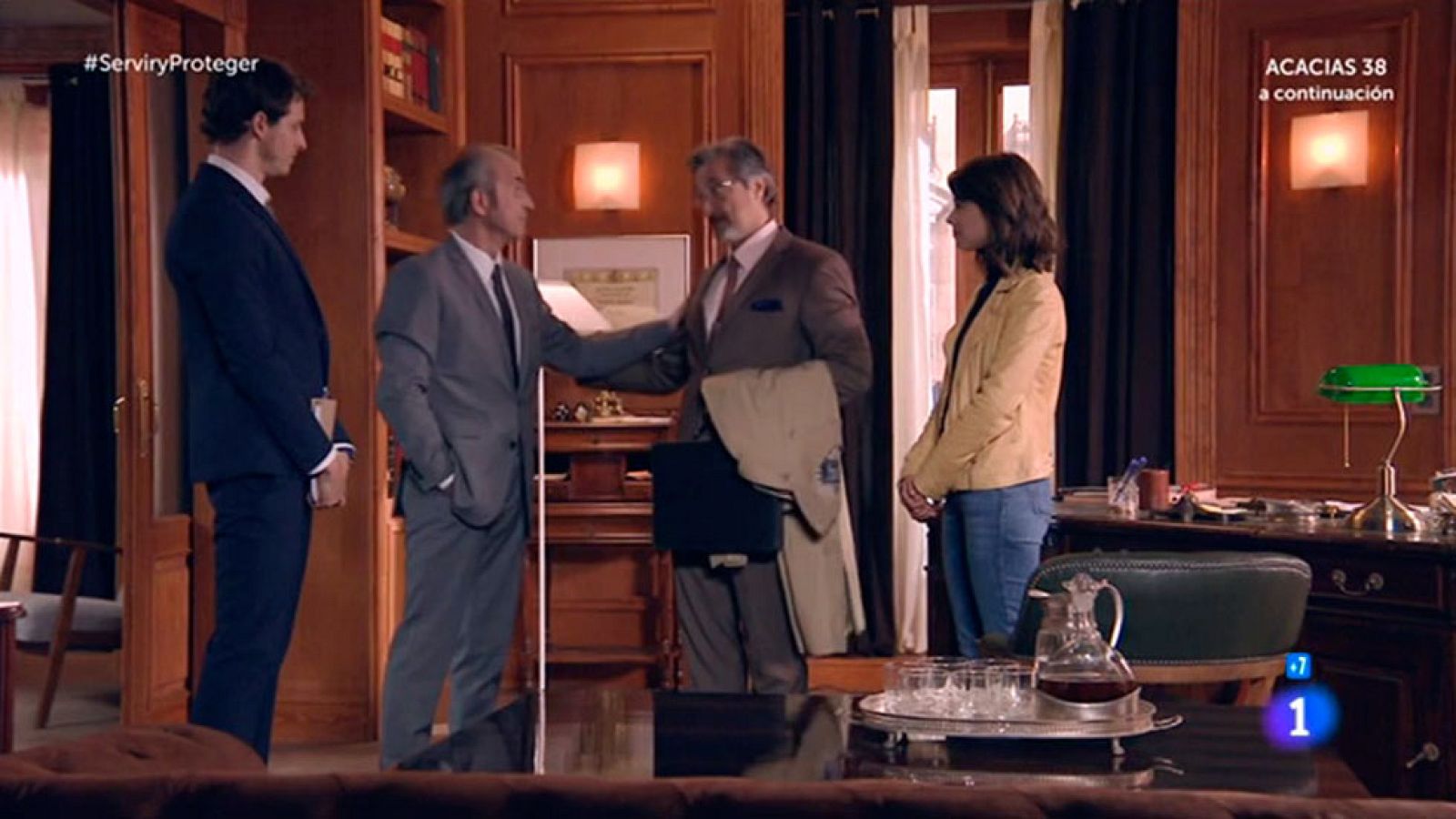 Servir y proteger - Marcelino vuelve al bufete