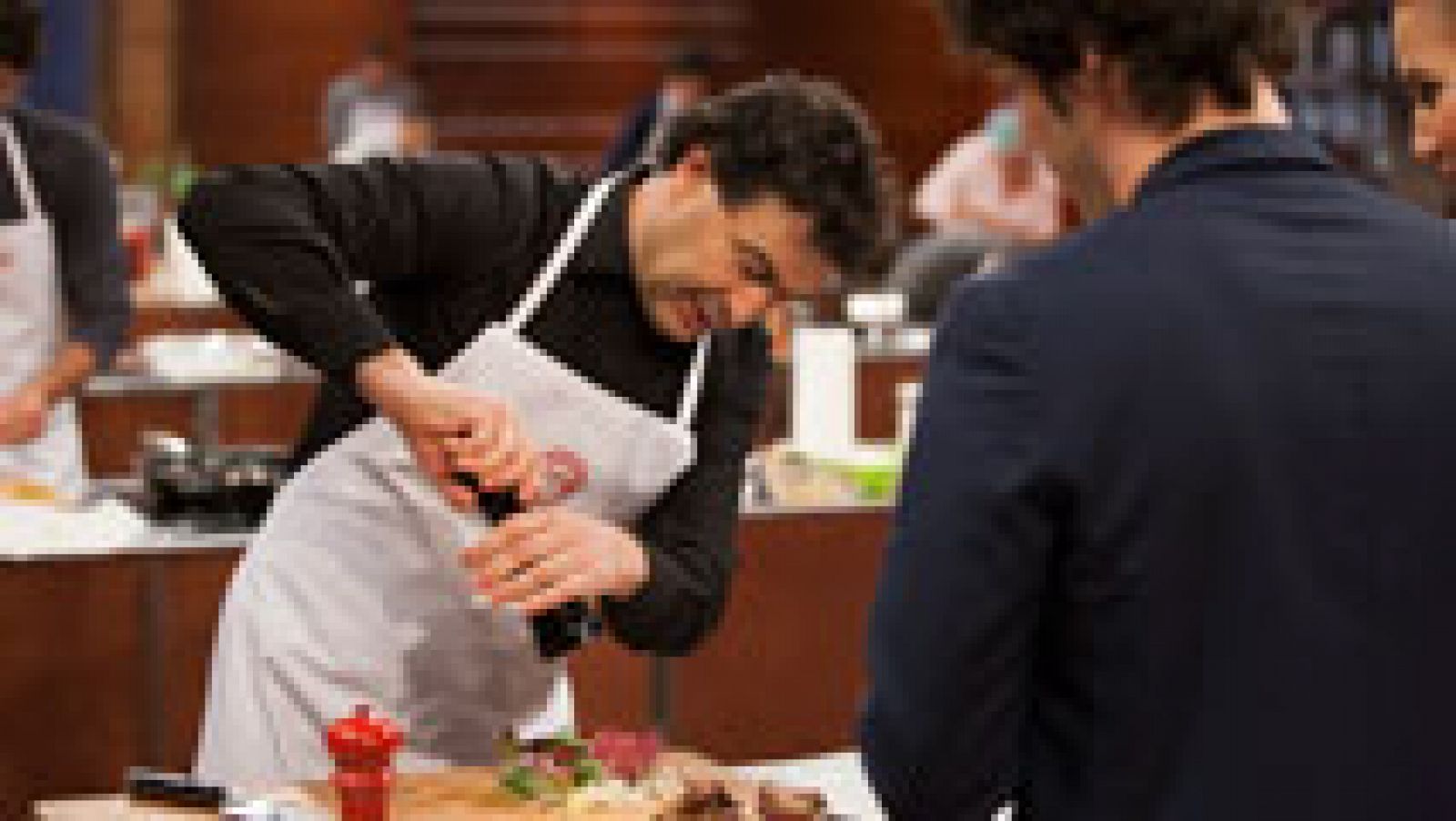 MasterChef 5 - Pepe da una lección de cocina a los aspirantes