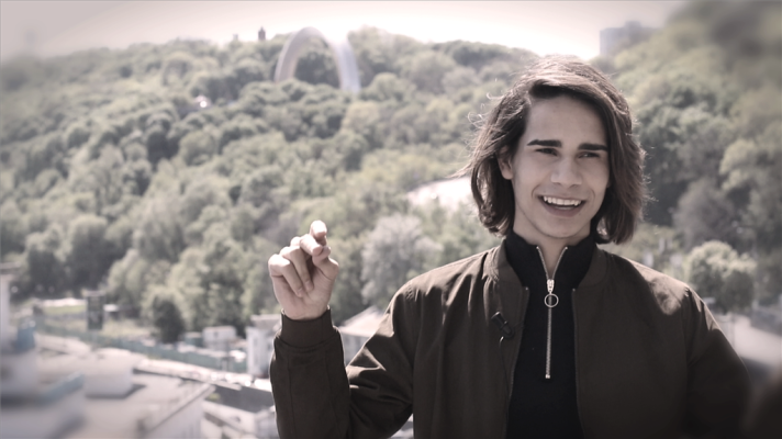 Eurovisión - Entrevista EXCLUSIVA con Isaiah, el representante de Austral