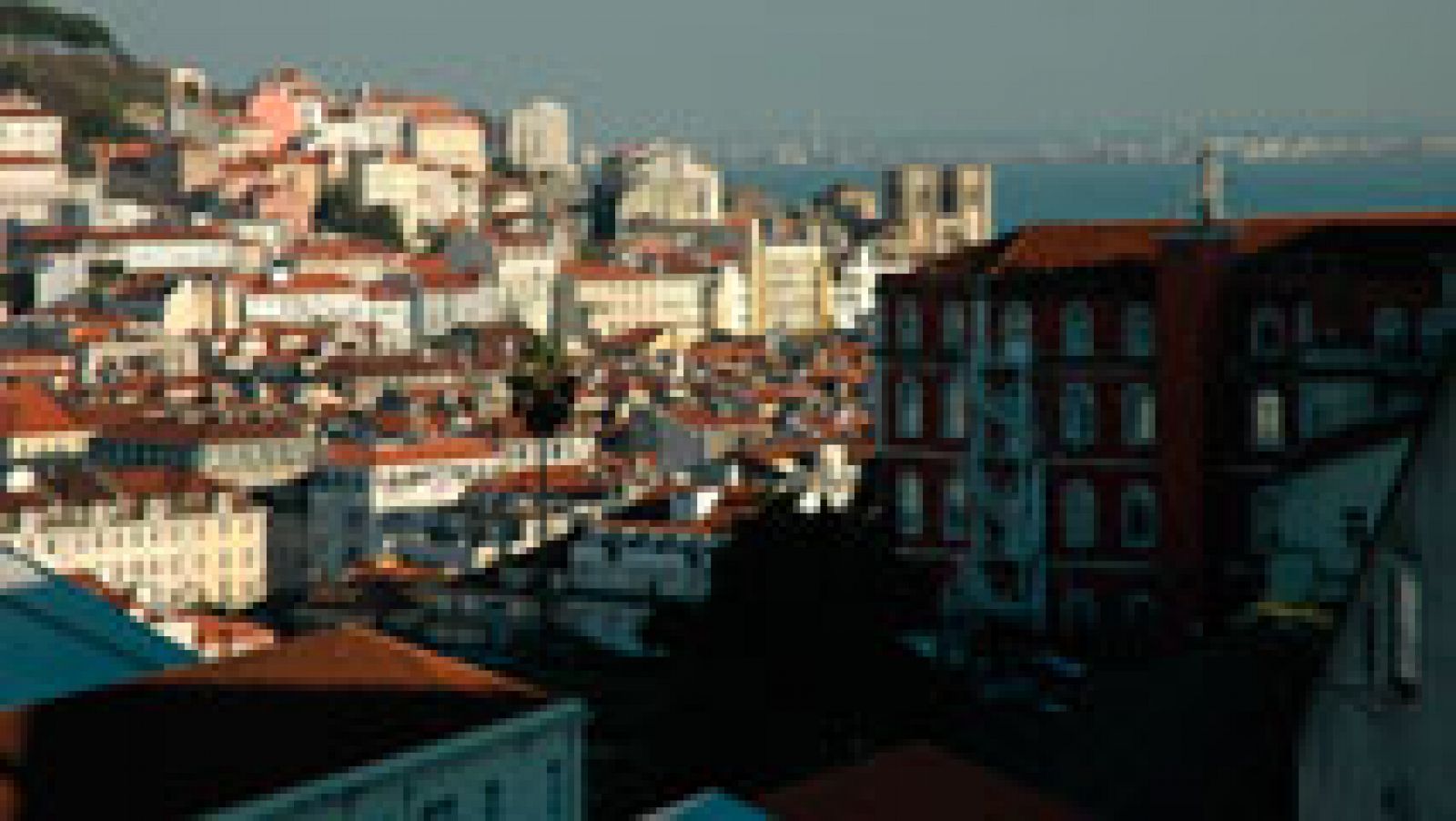 Telediario 1: Asilados en pisos altos y sin ascensor en Lisboa | RTVE Play