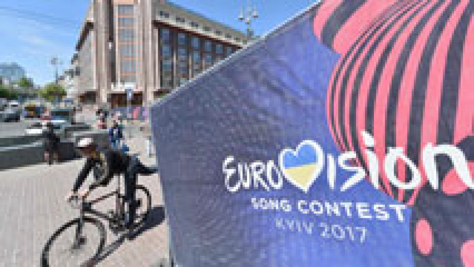 Telediario 1: La expedición española en Eurovisión hace turismo en Kiev | RTVE Play