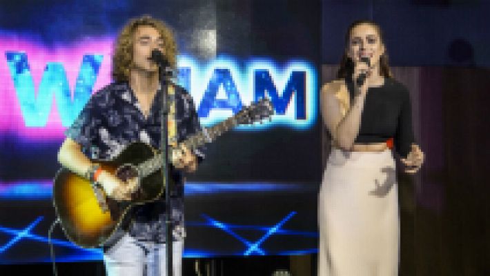 Eurovisión - Eurovisión 2017 - Manel Navarro junto a Lucie Jones en el Euroclub